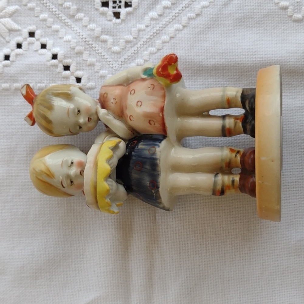 Occupied Japan Figurine of 2 Girls with Cake and Flowers (t222)